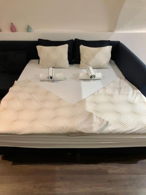 쇼프론 Nuovo Casa 아파트 외부 사진
