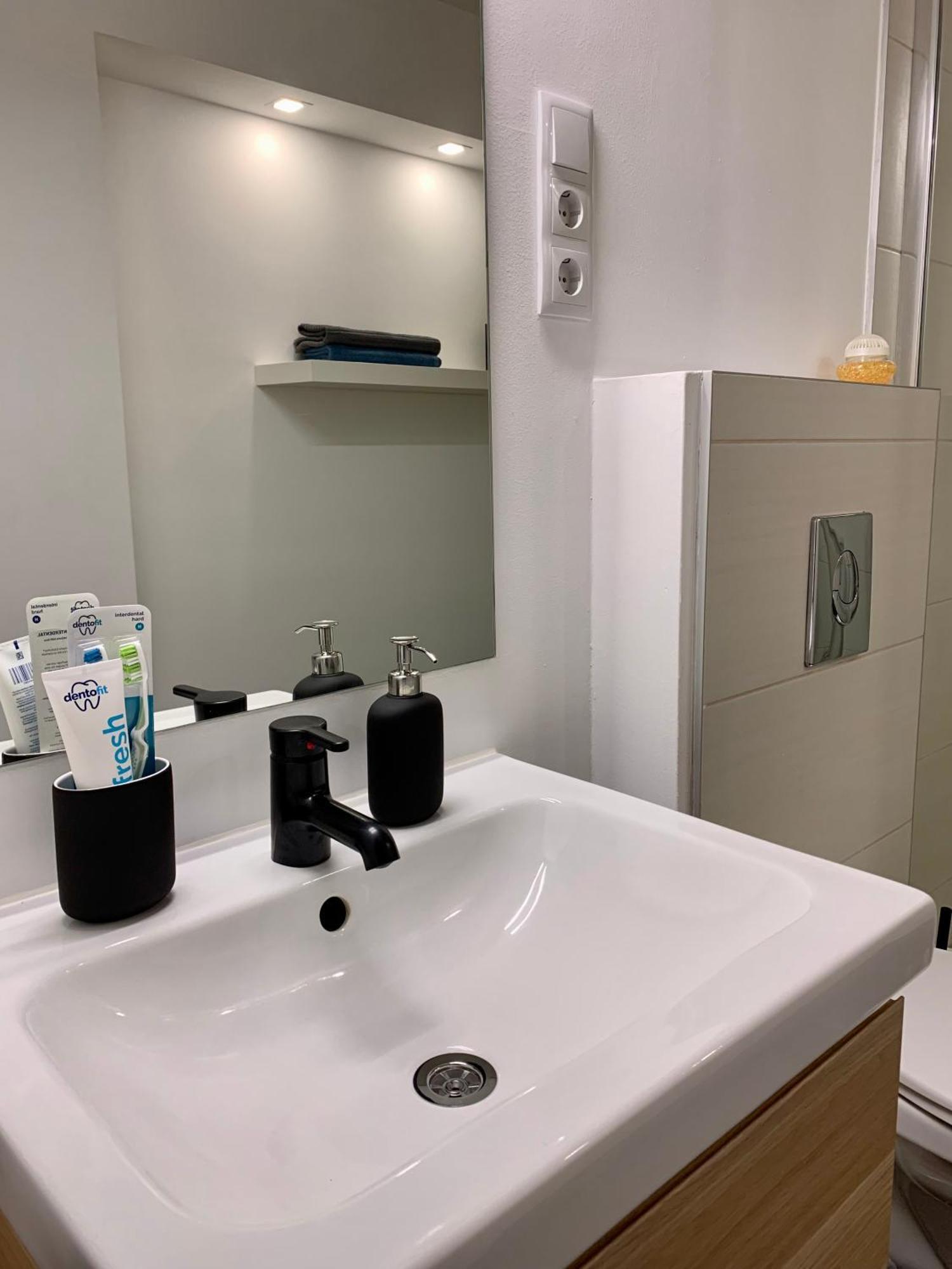 쇼프론 Nuovo Casa 아파트 외부 사진