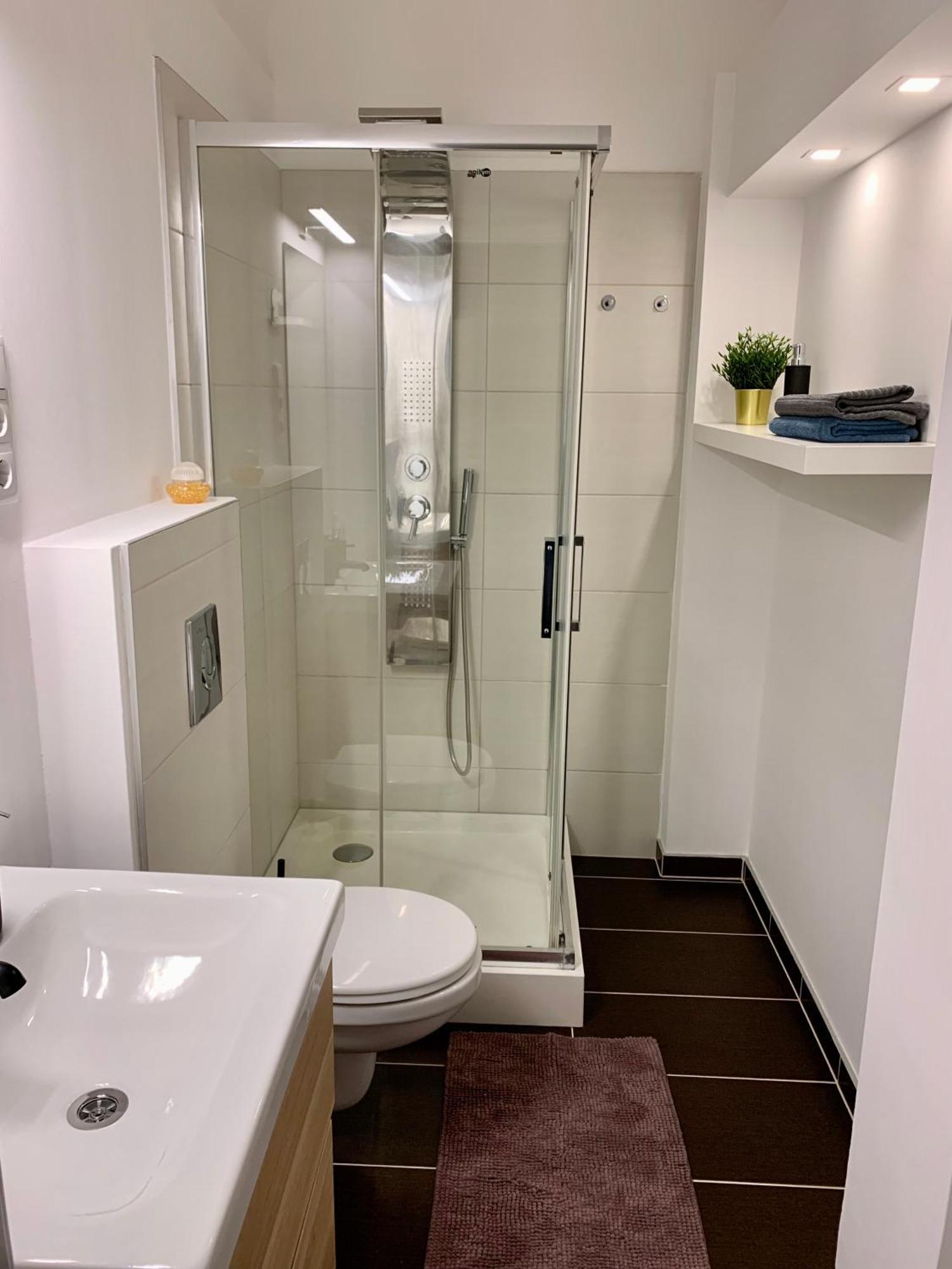 쇼프론 Nuovo Casa 아파트 외부 사진